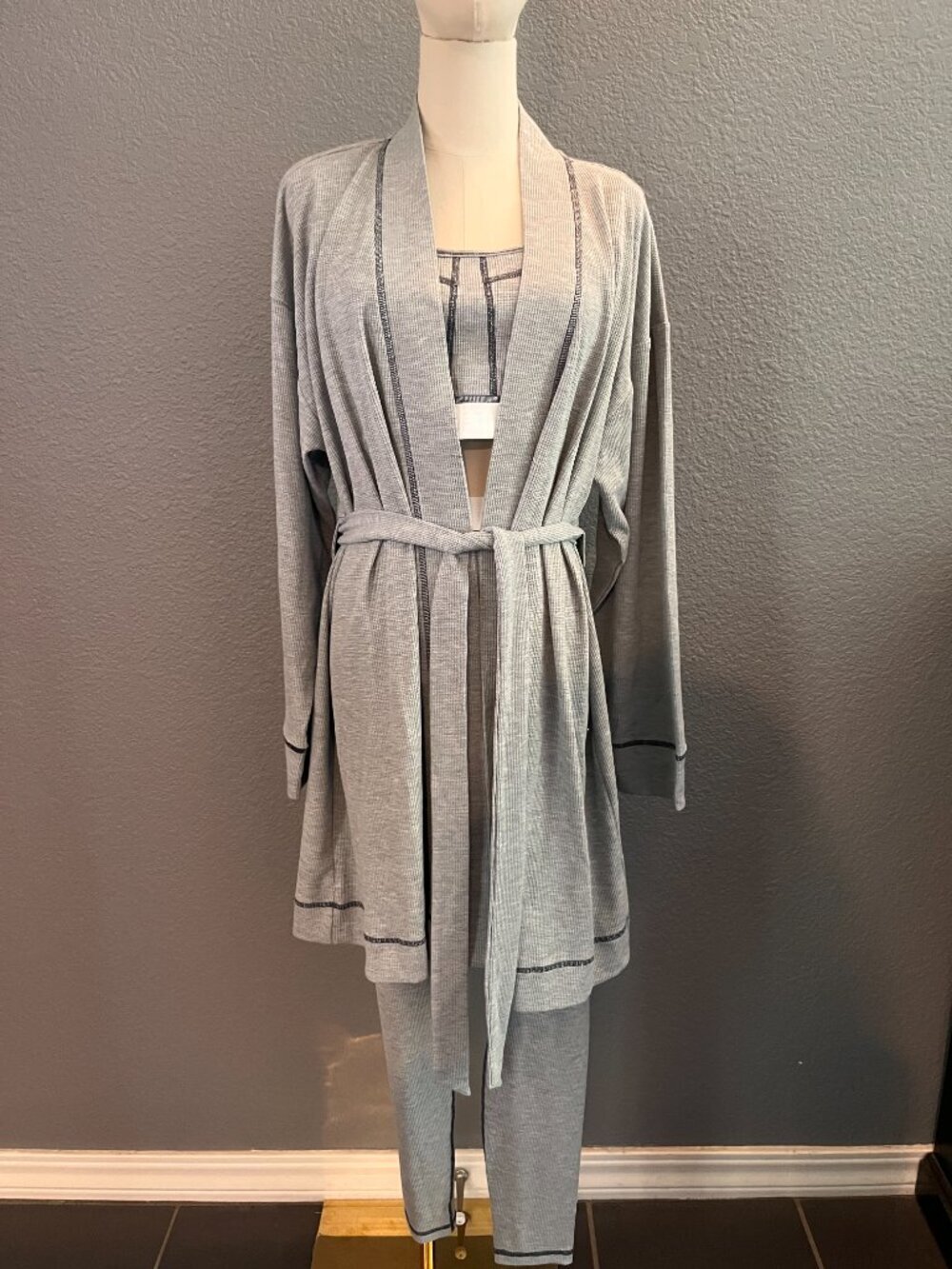 FABLETICS WAFFLE KNIT 3 PIECE LOUNGE SET - LEGGINGS SPORTS BRA & ROBE - NWT - S